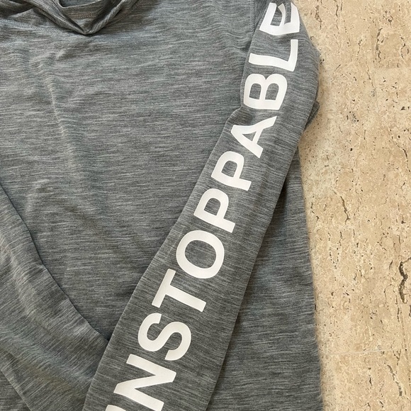 Athleta Girls Unstoppable Pullover Hooded Long Sleeved Shirt Size M (8-10) - Picture 2 of 6